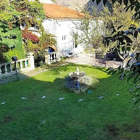 La Maison Blanche Bed and Breakfast 3*