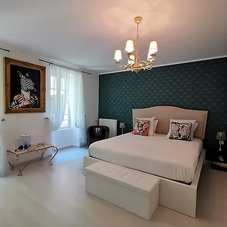 La Maison Blanche فندق مبيت وإفطار بلايي