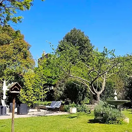 La Maison Blanche Bed & Breakfast