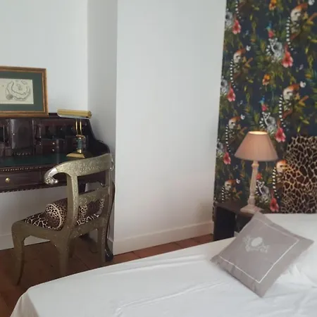 La Maison Blanche לינה וארוחת בוקר