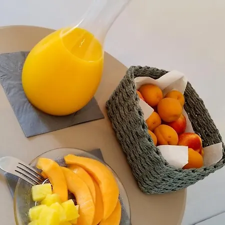 La Maison Blanche Couette-café 4*