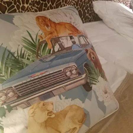 La Maison Blanche לינה וארוחת בוקר