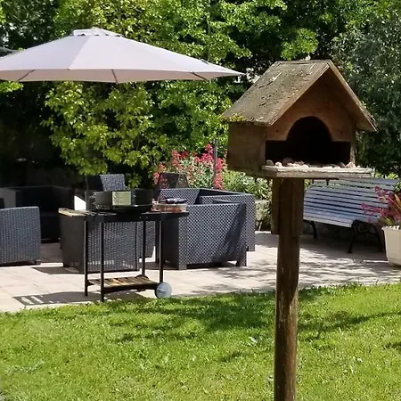 לינה וארוחת בוקר La Maison Blanche בליי