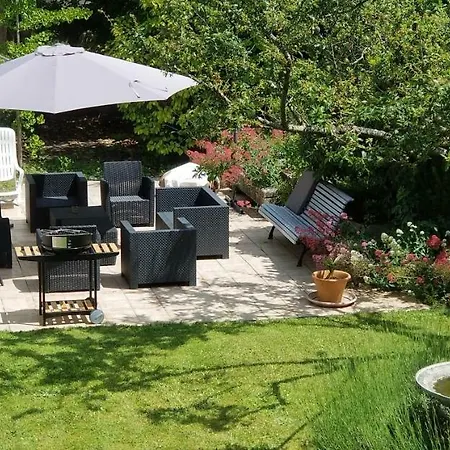 לינה וארוחת בוקר La Maison Blanche 3*