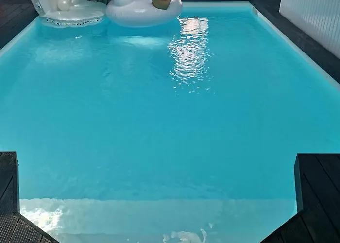 לינה וארוחת בוקר La Maison Blanche