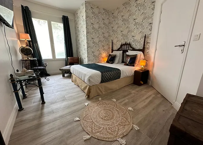 לינה וארוחת בוקר La Maison Blanche בליי