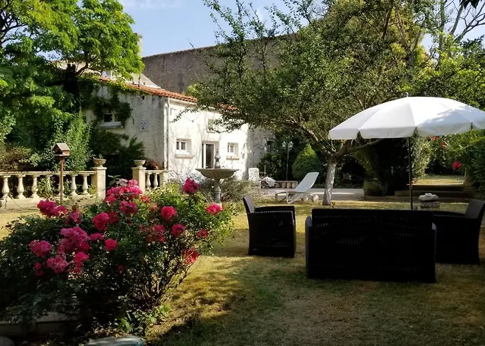 La Maison Blanche לינה וארוחת בוקר 3*