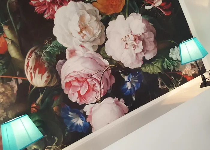 לינה וארוחת בוקר La Maison Blanche 3*