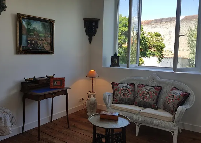 La Maison Blanche לינה וארוחת בוקר 3*