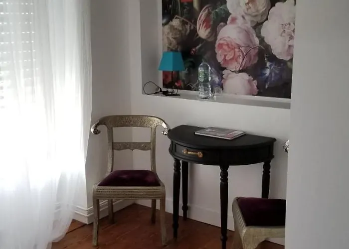 La Maison Blanche לינה וארוחת בוקר בליי