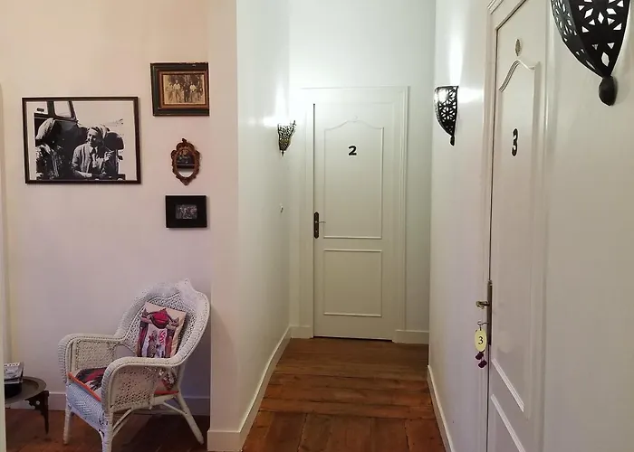 La Maison Blanche לינה וארוחת בוקר