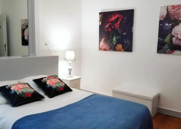 לינה וארוחת בוקר La Maison Blanche