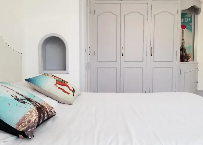 فندق مبيت وإفطار La Maison Blanche بلايي