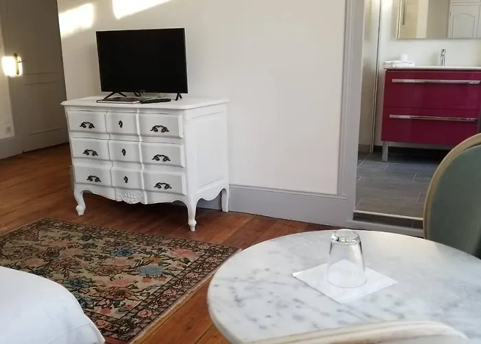 La Maison Blanche 3* בליי