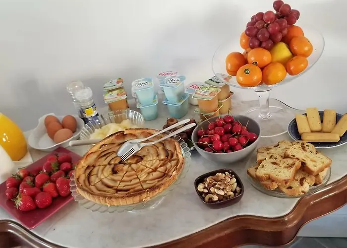 ベッド・アンド・ブレックファスト La Maison Blanche ブライ・エ・サン・リュス