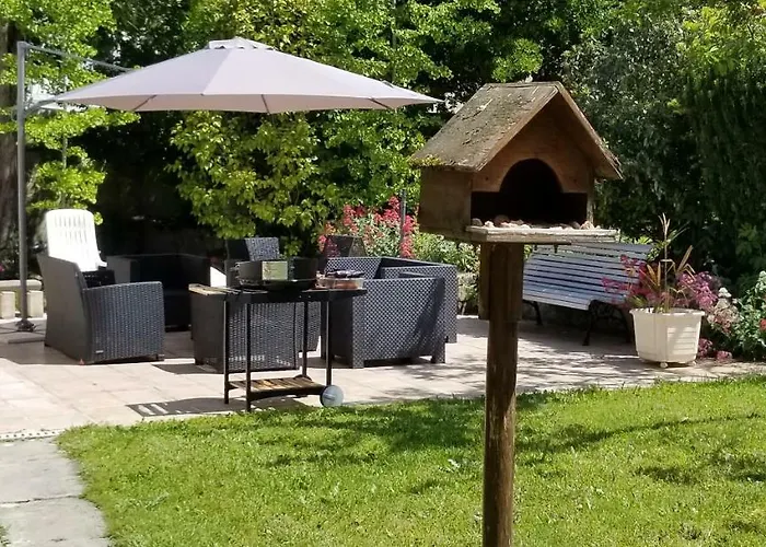 ベッド・アンド・ブレックファスト La Maison Blanche ブライ・エ・サン・リュス